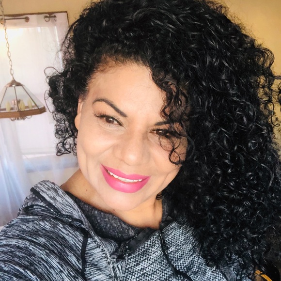 Meet your AMBASSADOR  Posher, Nonny ❤️ - Picture 9 of 9